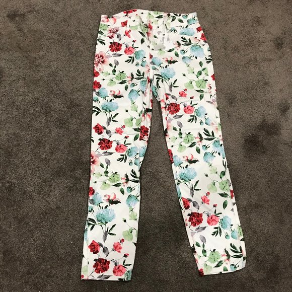 Ladies jean - Picture 1 of 2